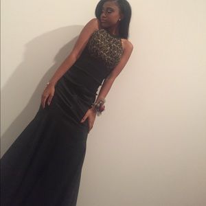 BLACK AND GOLD PROM DRESS